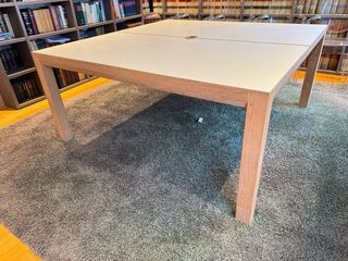 Tavolo quadrato in rovere massello