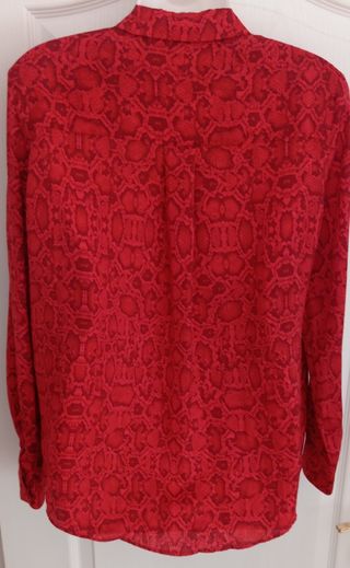 Blusa roja estampado serpiente Mango T. M