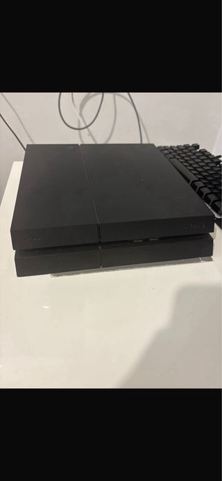 PS4 (PlayStation 4) Negra + Mando