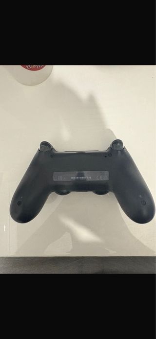 PS4 (PlayStation 4) Negra + Mando
