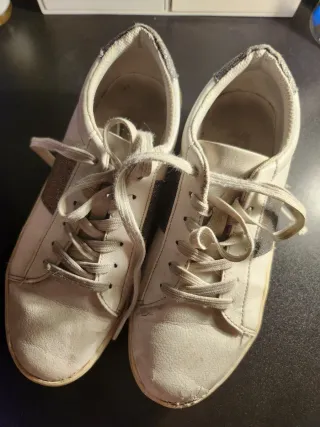 Sneakers bianche con dettagli argento