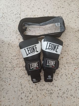 Guantes Boxeo Leone 1947 con su funda + Vendas