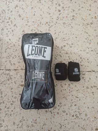 Guantes Boxeo Leone 1947 con su funda + Vendas