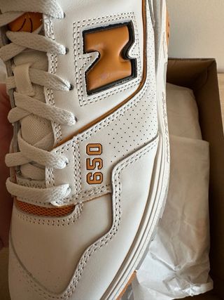 Zapatillas New Balance B 650
Blanco Naranja