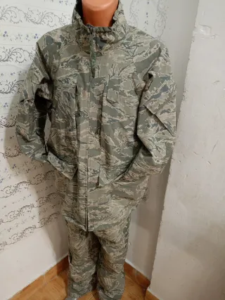 Conjunto militar camuflaje
