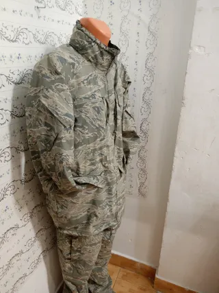 Conjunto militar camuflaje