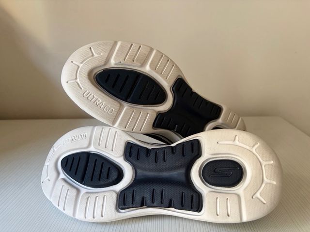 Skechers Go Walk- Arch Fit Air Cooled- Como NUEVOS