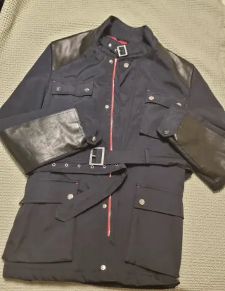 Chaqueta Negra y Azul