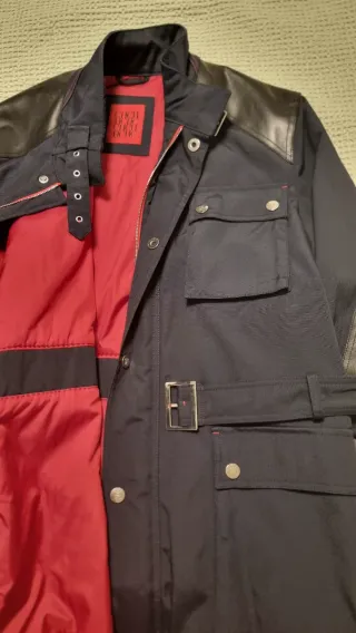 Chaqueta Negra y Azul