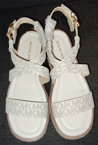 Sandalias Michael Kors Beige y Blancas