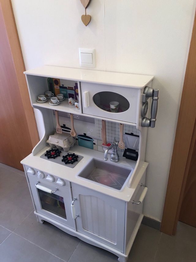 Cocina de juguete de madera