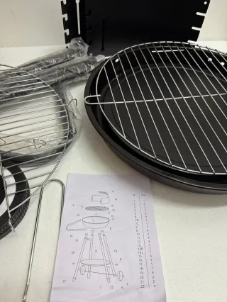 Barbecue in acciaio con ruote