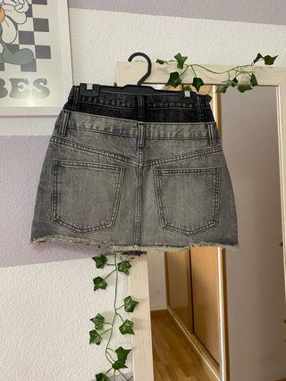 Falda gris Zara