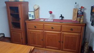 Mobili in legno con mobiletto in pino verniciato ciliegio