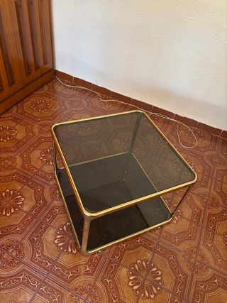 Mesita auxiliar cristal y metal dorado