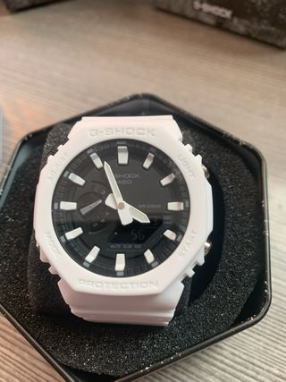 Reloj G-Shock Blanco y Negro