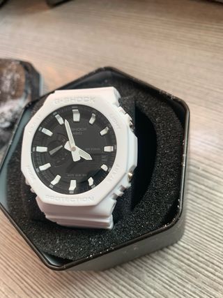Reloj G-Shock Blanco y Negro