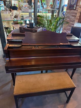 Piano Steck Marrón