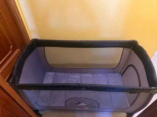 Cuna de viaje portátil. Sleep n play center