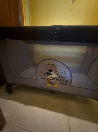 Cuna de viaje portátil. Sleep n play center