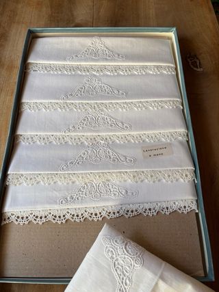 Scatola 6 asciugamani lino ricamati vintage