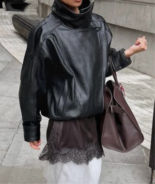 Cazadora Zara efecto piel viral YSL XS