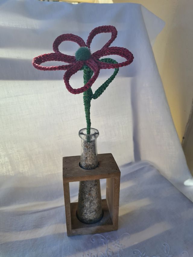 Fiore uncinetto decorativo