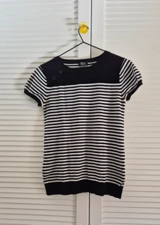 Camiseta de rayas blanco y negro