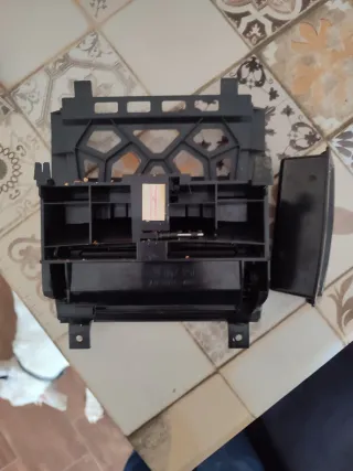 Cenicero Audi A3 8P Completo