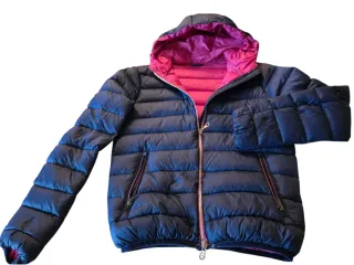 Piumino blu con cappuccio