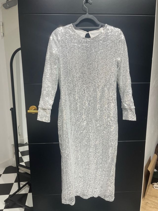 Vestido plateado lentejuelas manga larga