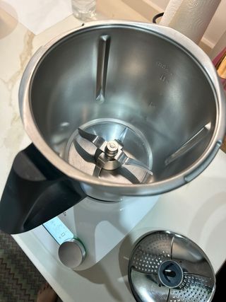 Thermomix TM6 con vaso cubilete y cortador