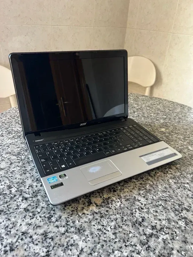 Computer portatile Acer Aspire E1-571G - 15,6 pollici