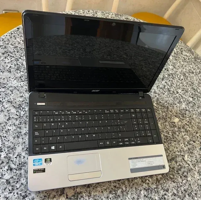 Computer portatile Acer Aspire E1-571G - 15,6 pollici