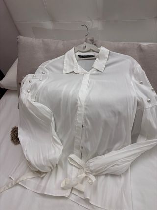 Camisa Zara Blanca Perlas Manga Larga