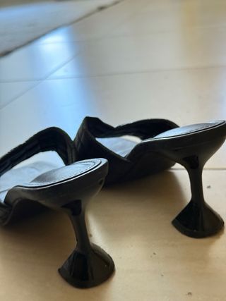 Sandalias de tacón negras acolchadas 8 cm