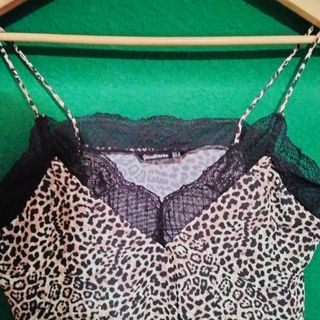 Camiseta lencera Stradivarius 