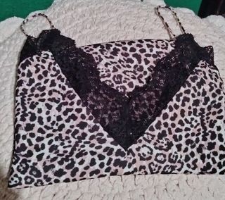 Camiseta lencera Stradivarius 