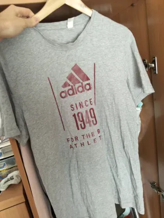 Camiseta Adidas Gris Since 1949