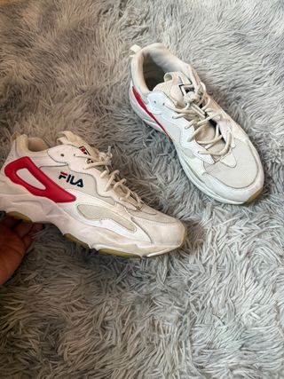 Zapatillas Fila Talla 42 Rojas y Blancas