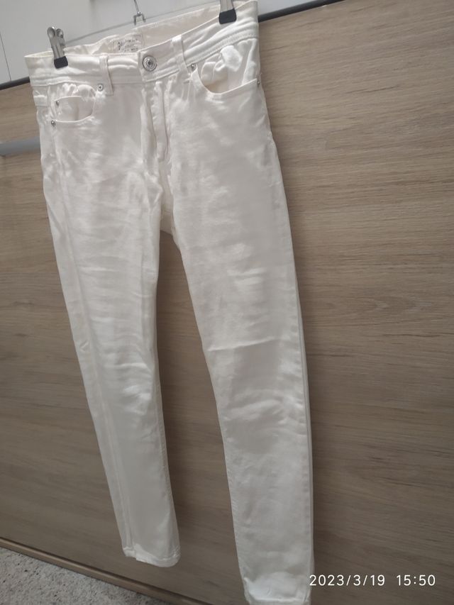 Pantalones Stradivarius blancos talla XS