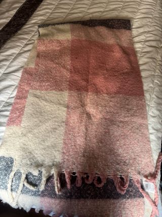 Bufanda a cuadros rosa y gris