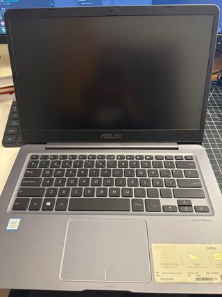 ASUS VivoBook S14 i7 8ª Gen Gris/Plata