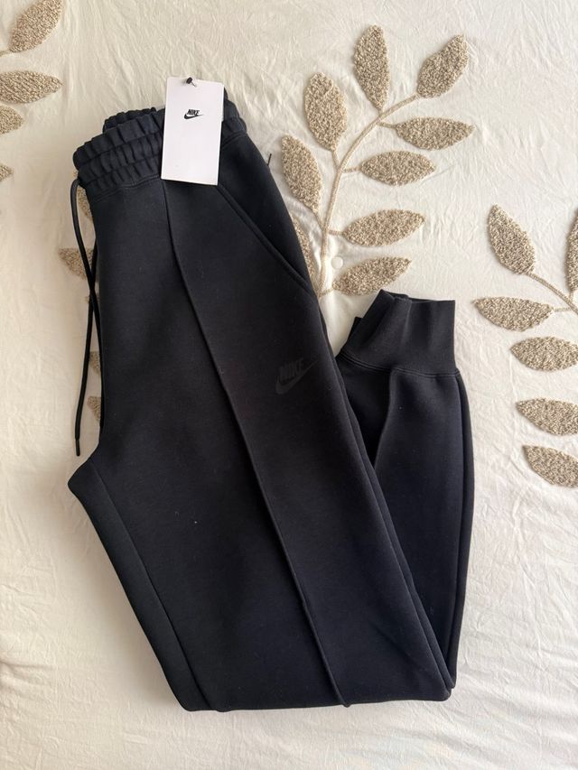 Pantalones Nike Tech Fleece mujer S negociable