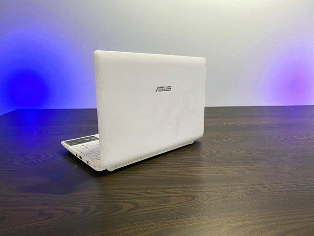 Laptop Asus 10 Intel Atom 1GB RAM Nero