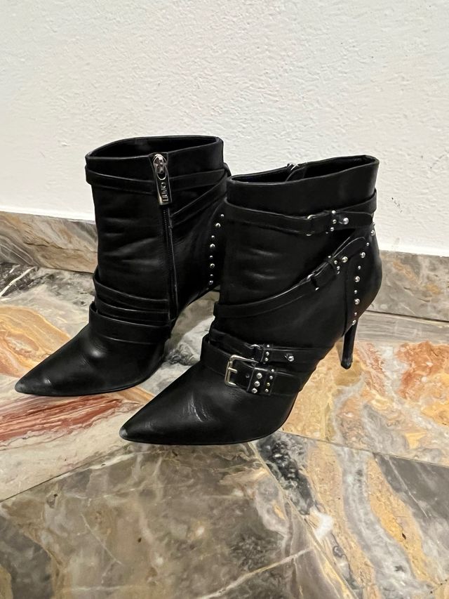 Stivaletti Liu Jo neri con borchie e fibbie