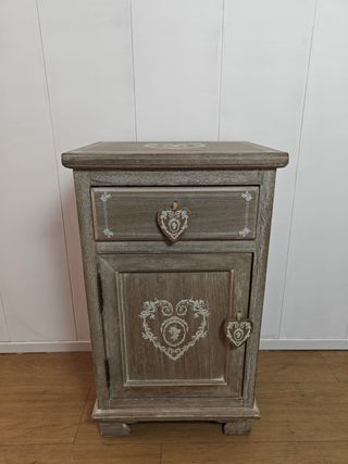 Mesita de madera 