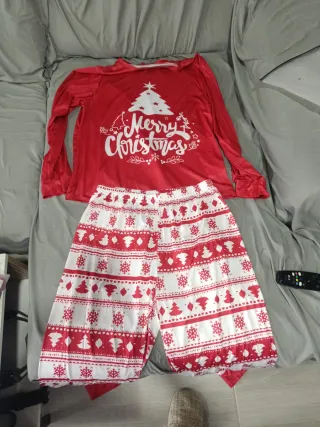 Pijama Navideños,tres pijamas dos tallas M y uno L