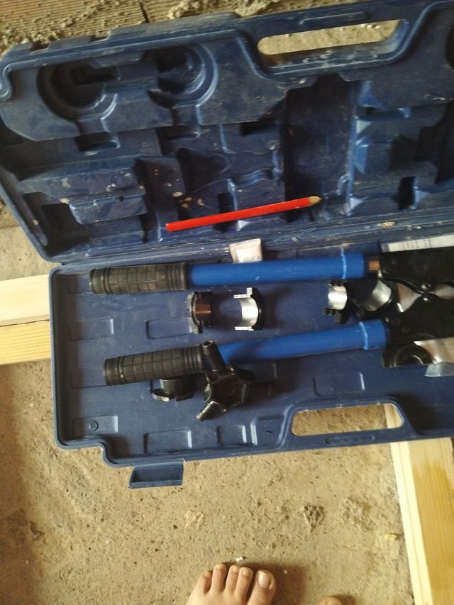 Herramienta multicapa para fontanería