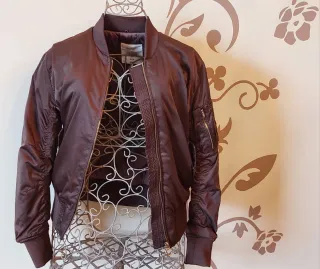 CAZADORA BOMBER CON CUELLO DESMONTABLE 